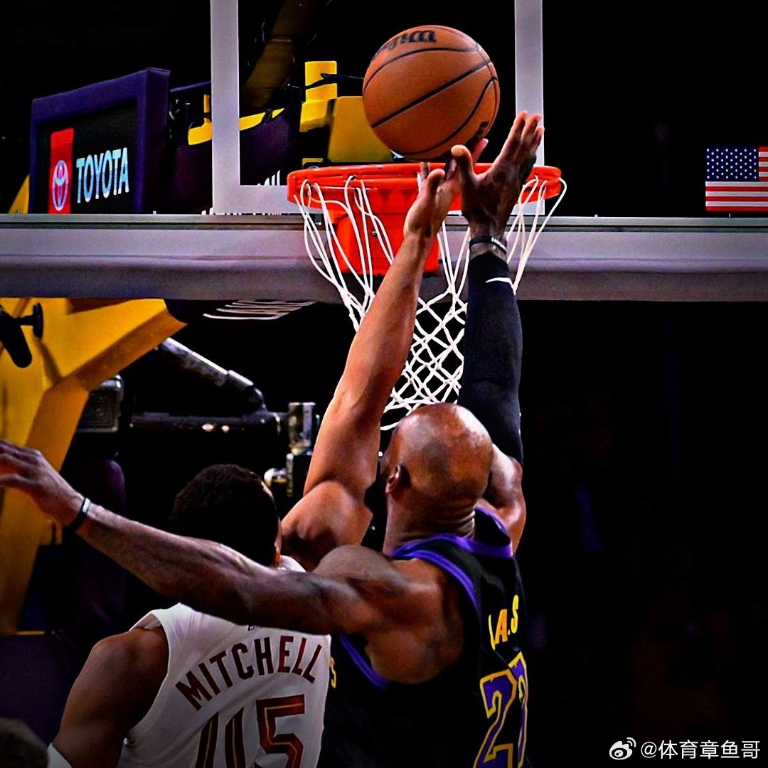 洛杉矶湖人 三月份湖人队的防守——❌ 布伦森 — 19投8中，7次失误❌ 爱德华