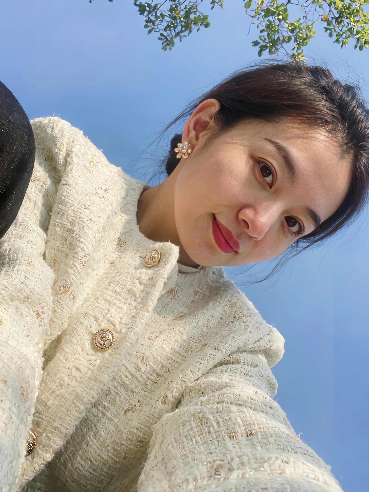 我曾经以为是乏味的工作困住了我
后来才发现是工作收留了如此平庸的我
这是我失业后