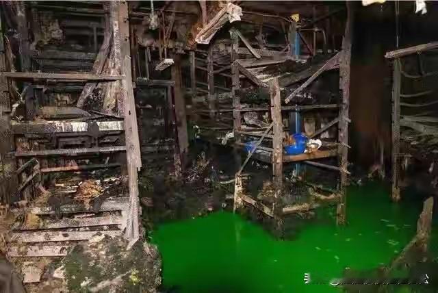 近日，美国媒体《星条旗报》对外披露了圣安东尼奥级两栖船坞运输舰“新奥尔良”号火灾