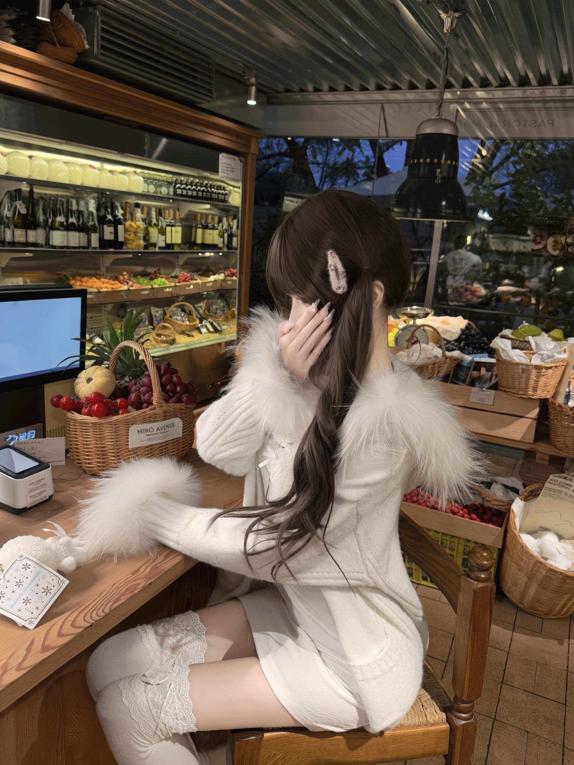 受不了在感情中拧巴的自己 我的情绪我一直憋着 我以为只要我憋着 我们的...