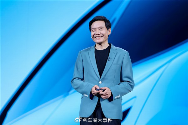 雷军说人形机器人已经进厂实习汽车看两会全国人大代表、小米集团创始人雷军3月6日在