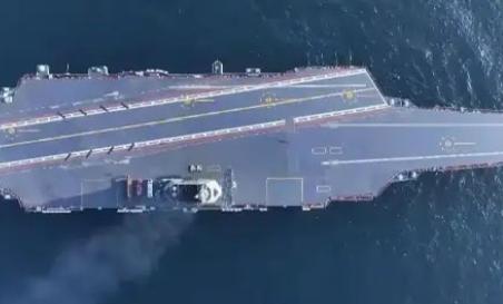 中华人民共和国正式向全世界宣告两件大事：
第一件就是，我们的福建舰航母正式服役了