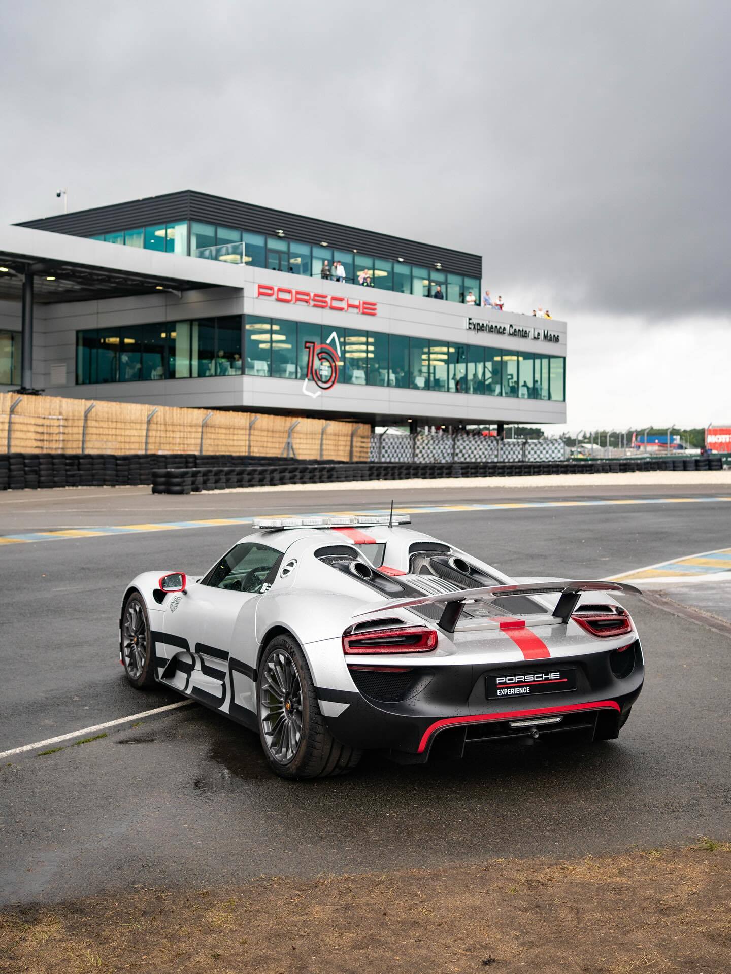 Porsche 918 Safety Car 
