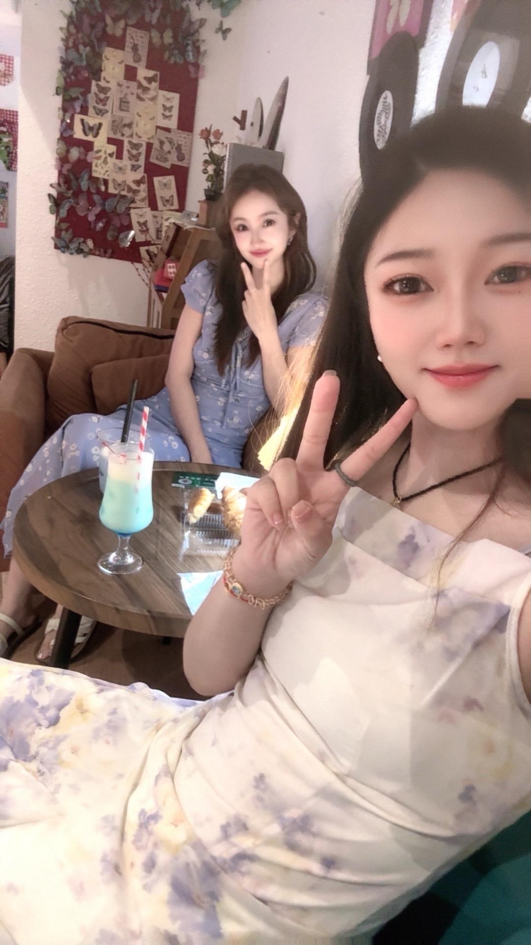 🌸: 我那么温柔  走两步风都会甜一点🫰♥️