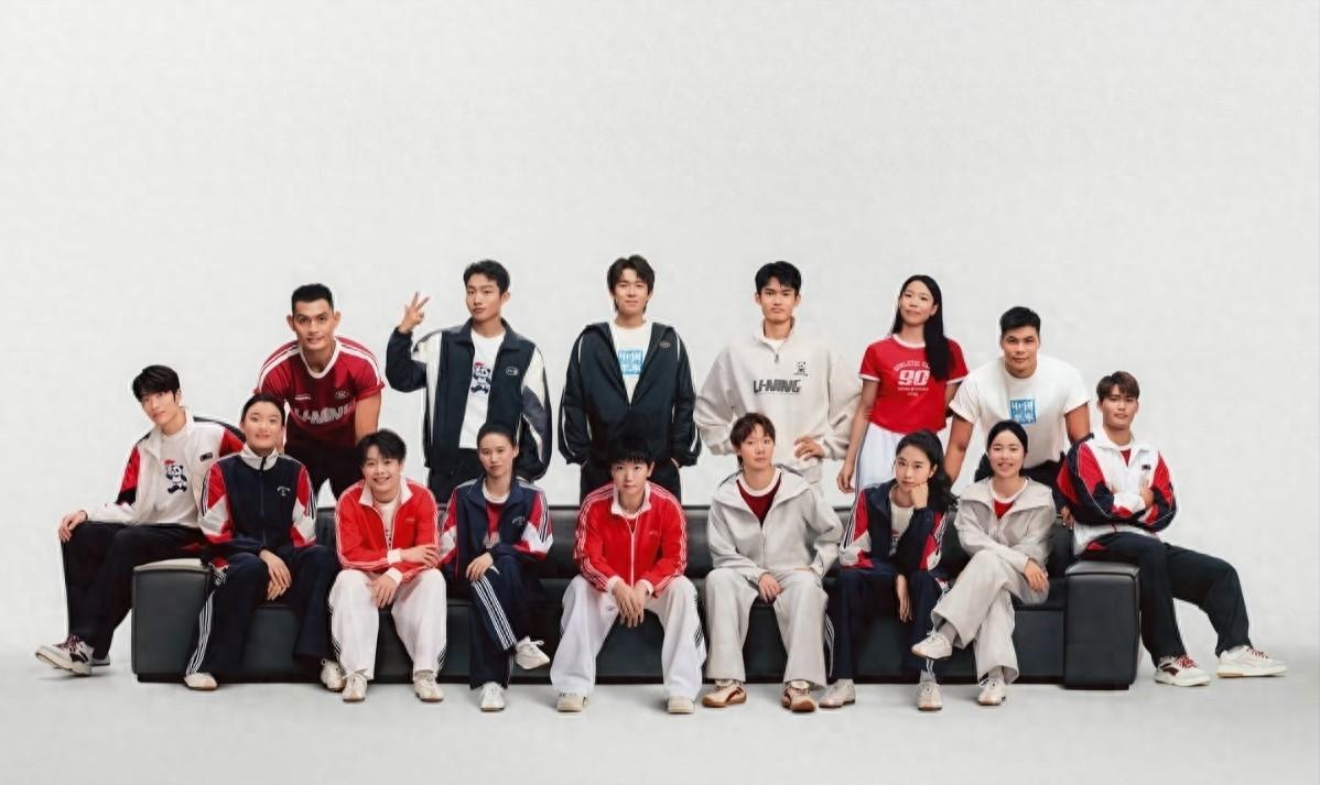 8月17日 体坛大合影！孙颖莎王曼昱王楚钦在内，排位权威！

北京时间8月17日