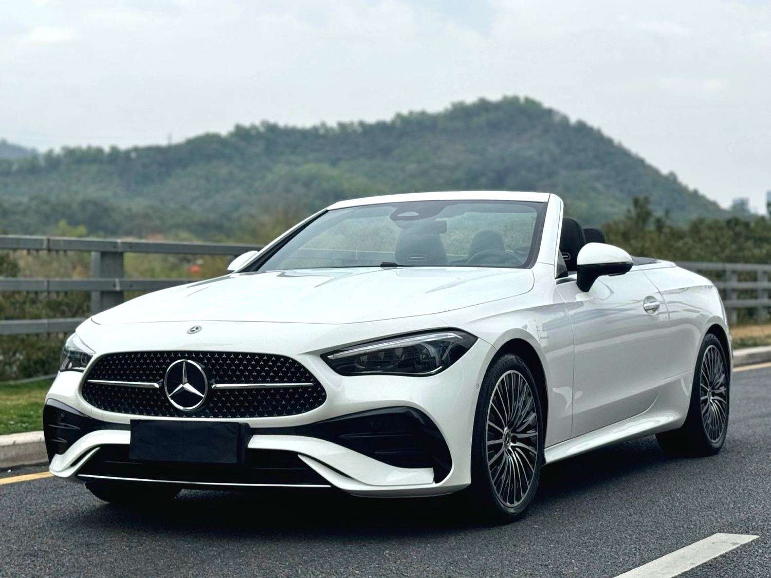 奔驰cle260敞篷 白外黑内经典搭配我与汽车的日常奔驰cle敞篷