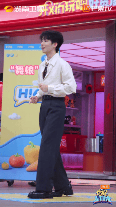 王俊凯脑洞给到一个夯王俊凯的退化论我真的要笑死了，进化论的反义词是退化论，王俊凯