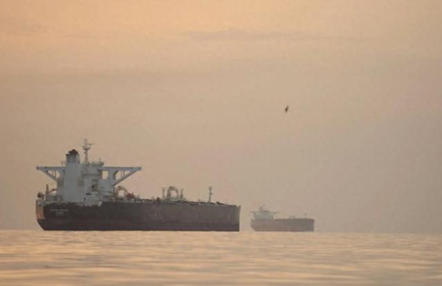 24小时大反转，霍尔木兹海峡说开放就开放，说开火就开火，印度油轮船员崩溃喊话：“