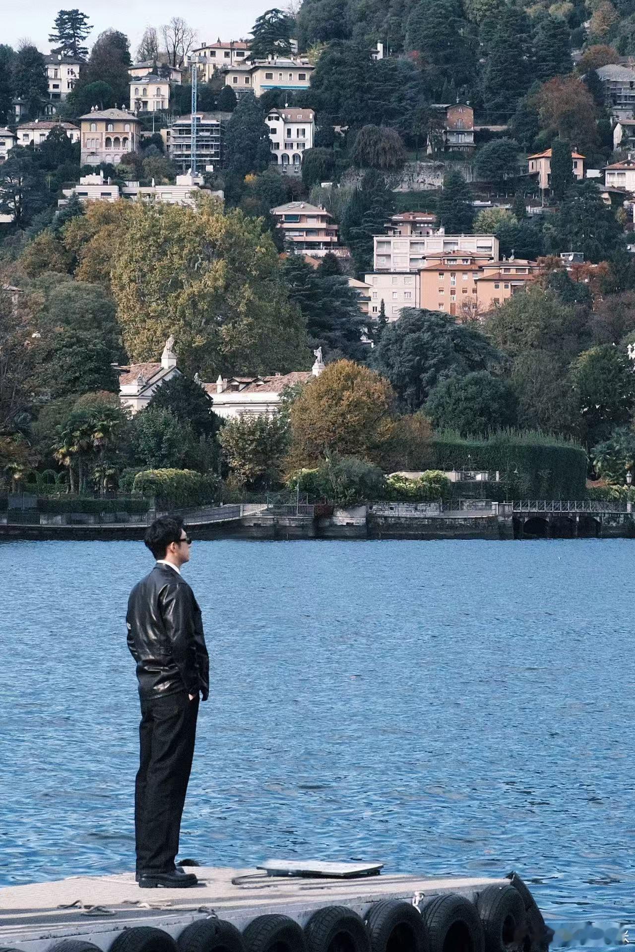 黄景瑜纯情和bking打了一架 反差暴击太绝！纯情少年感秒切墨镜BKing，眼神