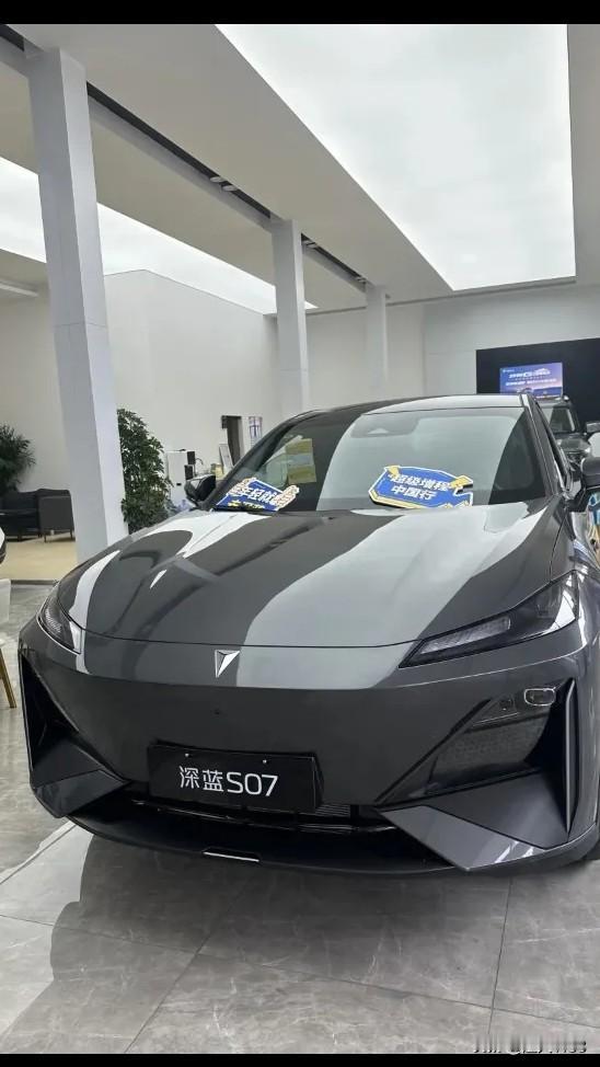 深蓝S07的上市，为新能源市场卷出了新高度。在新能源市场上极具竞争力！
 
深蓝