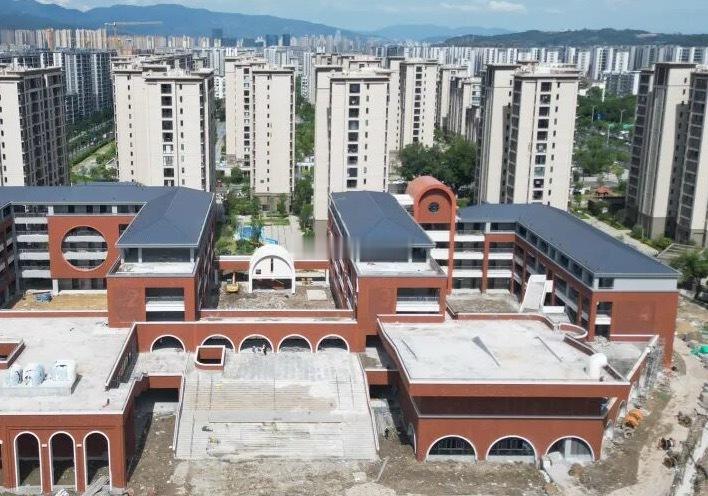 福州白湖北园片区小学（麦顶分校）建设进入收官阶段 整体看上去还是很不错的