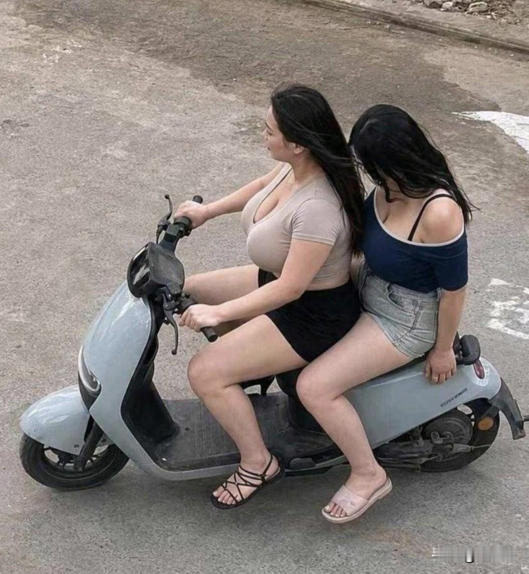 电瓶车承受了不该承受的重量