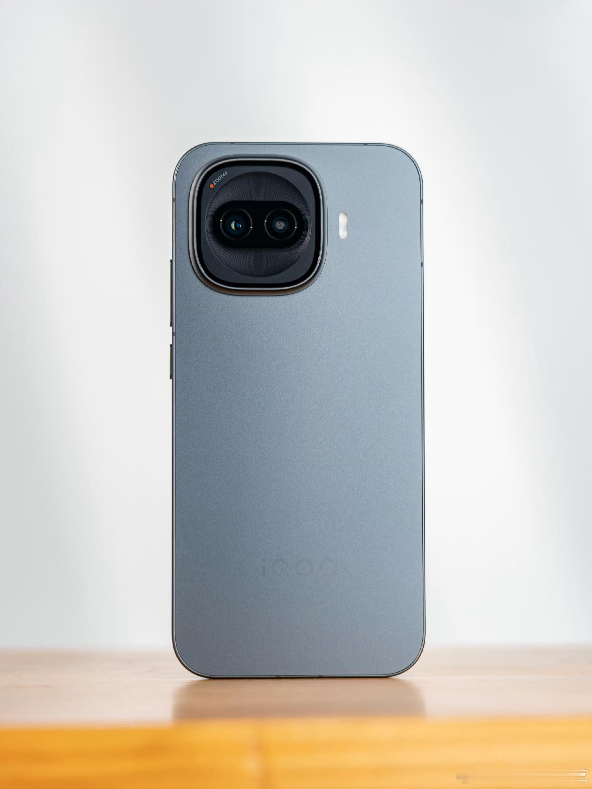 非常耐看的iQOO Z11 Turbo极夜黑！够经典的配色！！ 