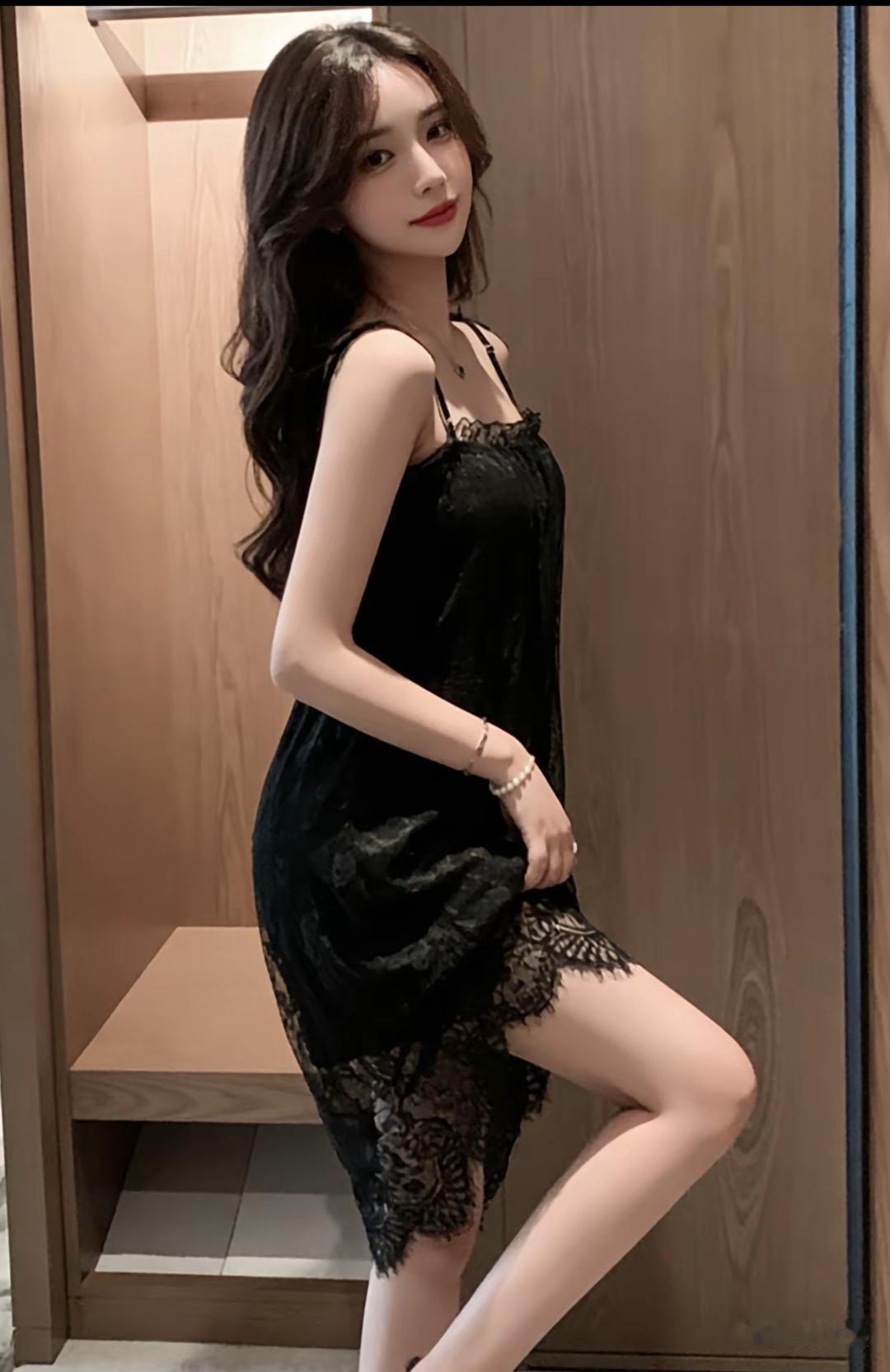 感情别太满
失望才会少
人心别太真
受伤才会小
 
爱别太执着
痛别太难过
该散