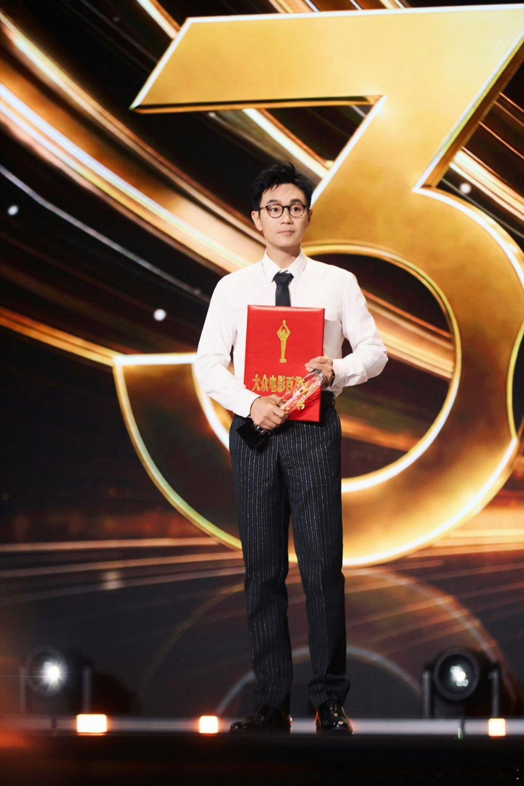 百花奖最佳导演大鹏《长安的荔枝》圆满收获重磅荣誉！大鹏拿下百花最佳导演，印证平民