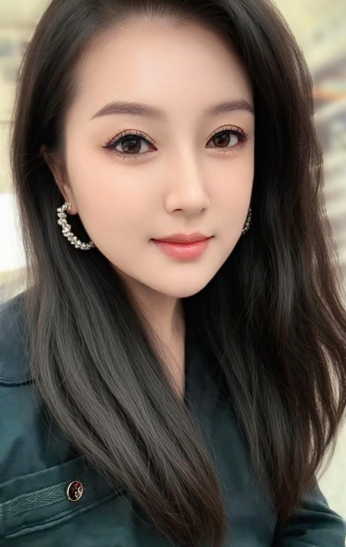 生活无需过于圆满，内心安宁便是答案，有事可做，有人疼爱，有所期待，就已然很好。☺