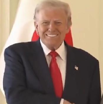 【五角大楼的军力报告-老太太擤鼻涕——两头扯】
 
五角大楼最新出炉的《中国军力