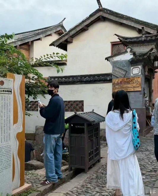 李现回沙溪古镇了没有工作行程，只是低调重回沙溪古镇，瞬间把大家拉回《去有风的地方