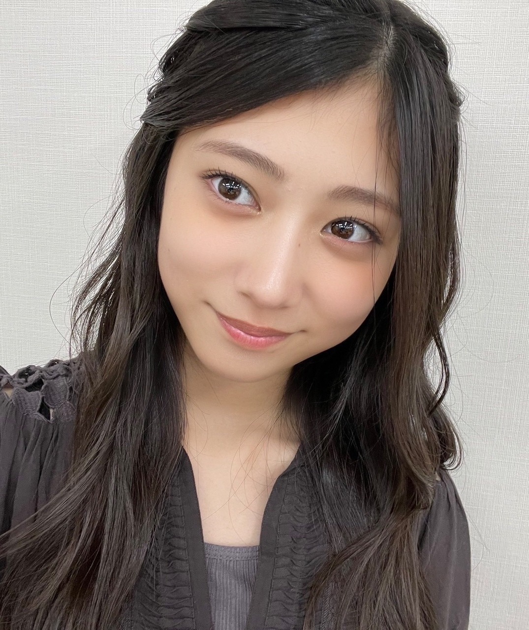 川端晃菜「昨日のリアミの際、みつきと同じメーカーの靴で被ったので、思わず一緒に写