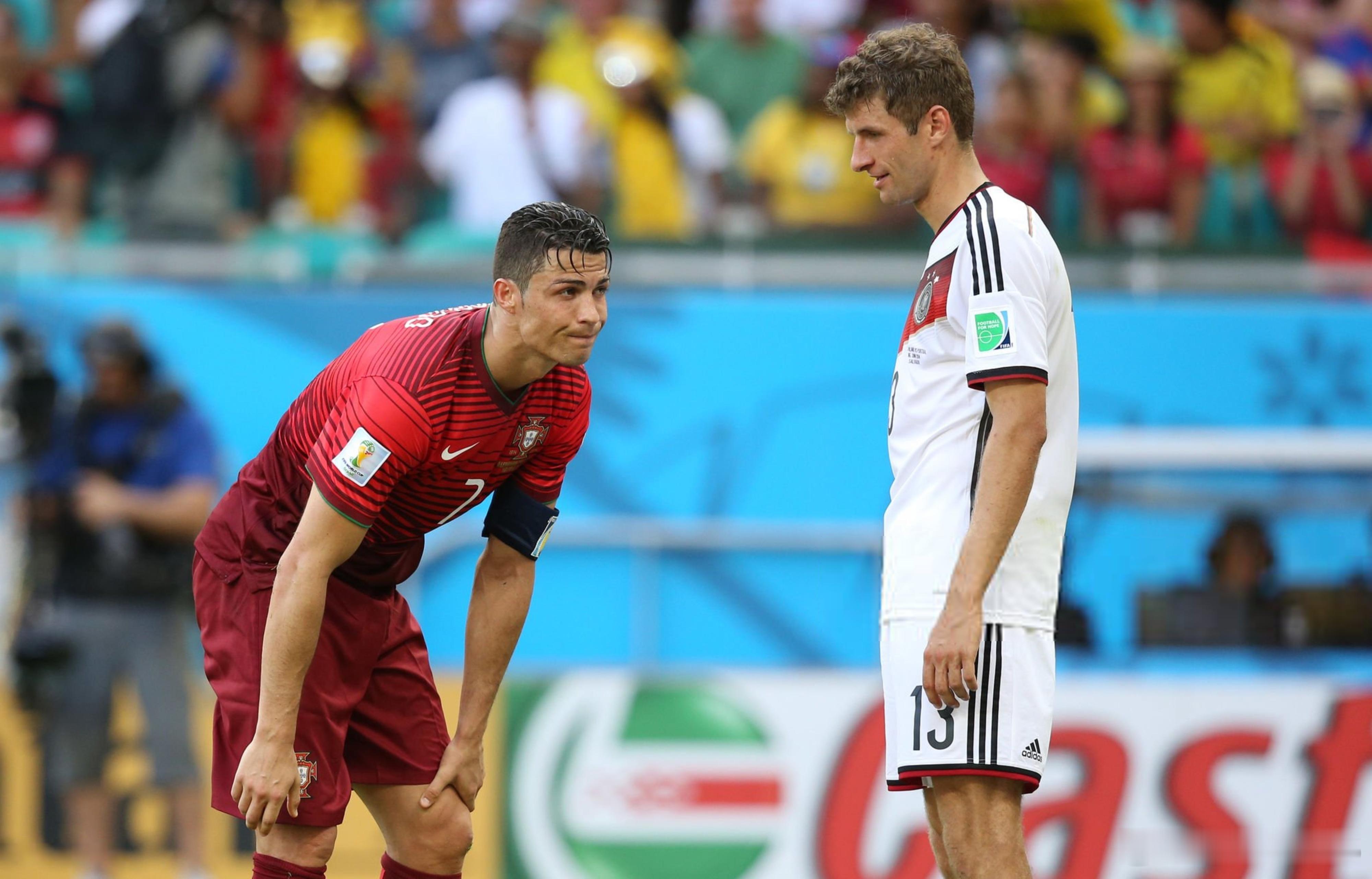 ➡️C羅在2022年曾接近加盟拜仁慕尼黑❓🎙️托馬斯·穆勒：“從技術層面來說，