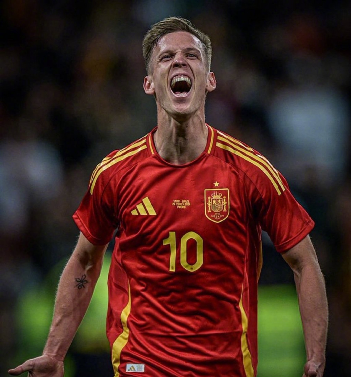 奥尔莫将会选择巴萨的20号球衣#巴萨# ​​​