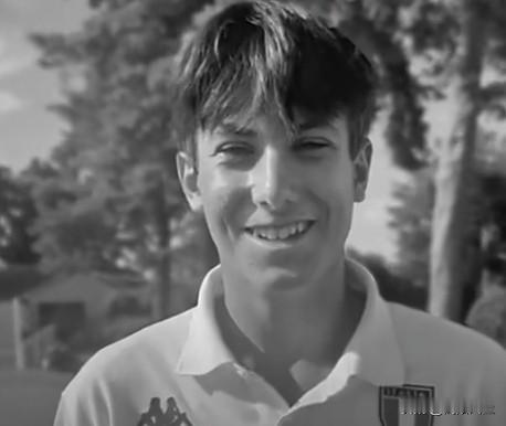 瑞士滑雪胜地克朗斯-蒙大拿酒吧火灾的首位遇难者已确认，为16岁意大利青少年高尔夫