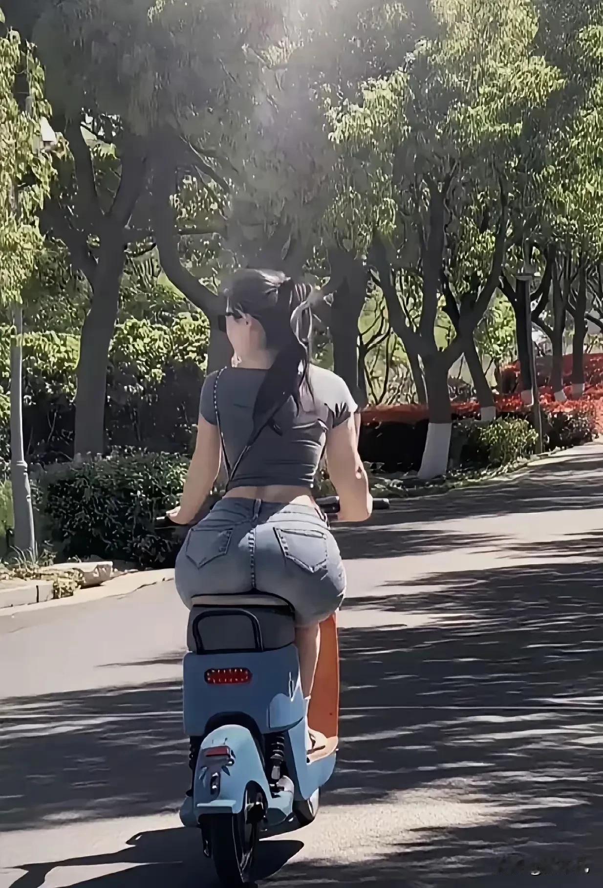 看来买电车一定要根据自己的尺寸选择了，这骑一路得多酸啊！