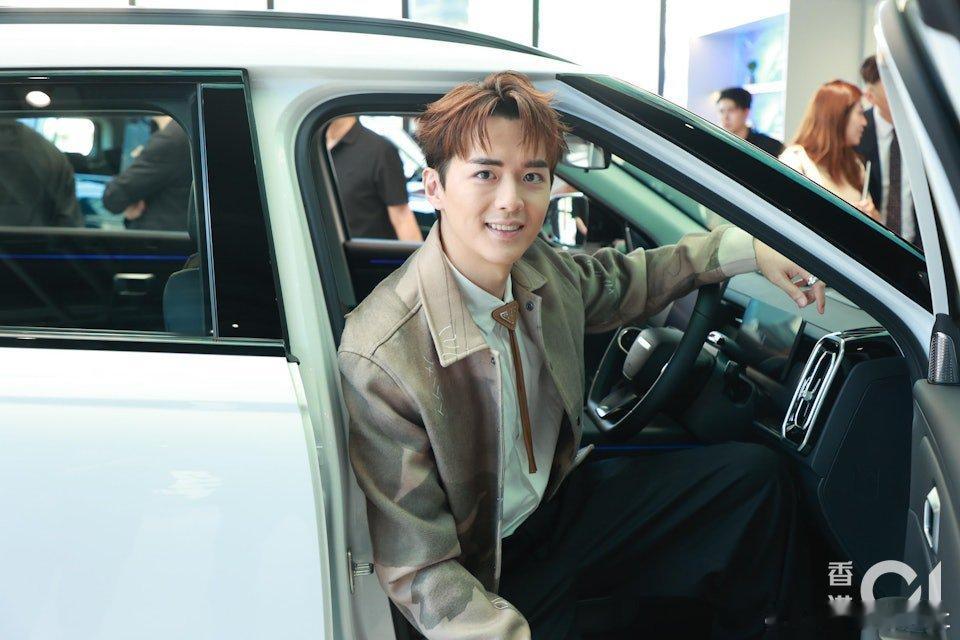 阮浩棕今日（22/8）以嘉賓身份現身灣仔出席汽車品牌活動。阮浩棕接受《香港01》