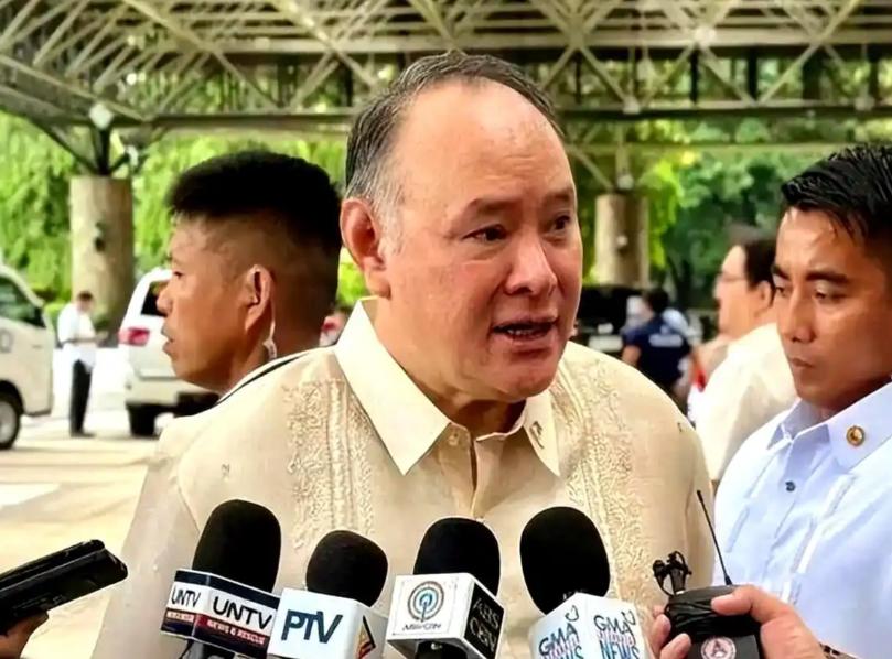 被中国制裁的菲防长，跑到首尔大放厥词，鼓动韩国一起“反华”。菲律宾凭啥就断定：韩