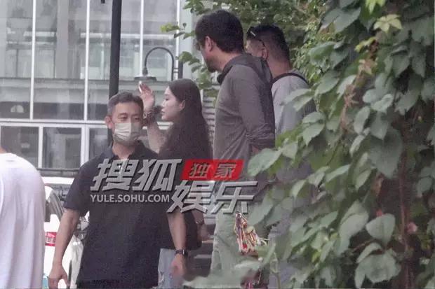 张译陈明昊现身陈思诚工作室 ​​​