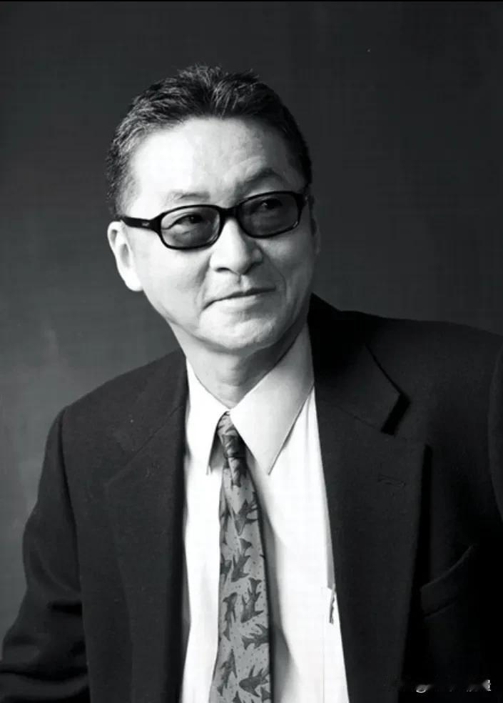 李敖说：“我非常喜欢女人，但我从不追求女人，我只追求事业。事业做好了，人红了，作