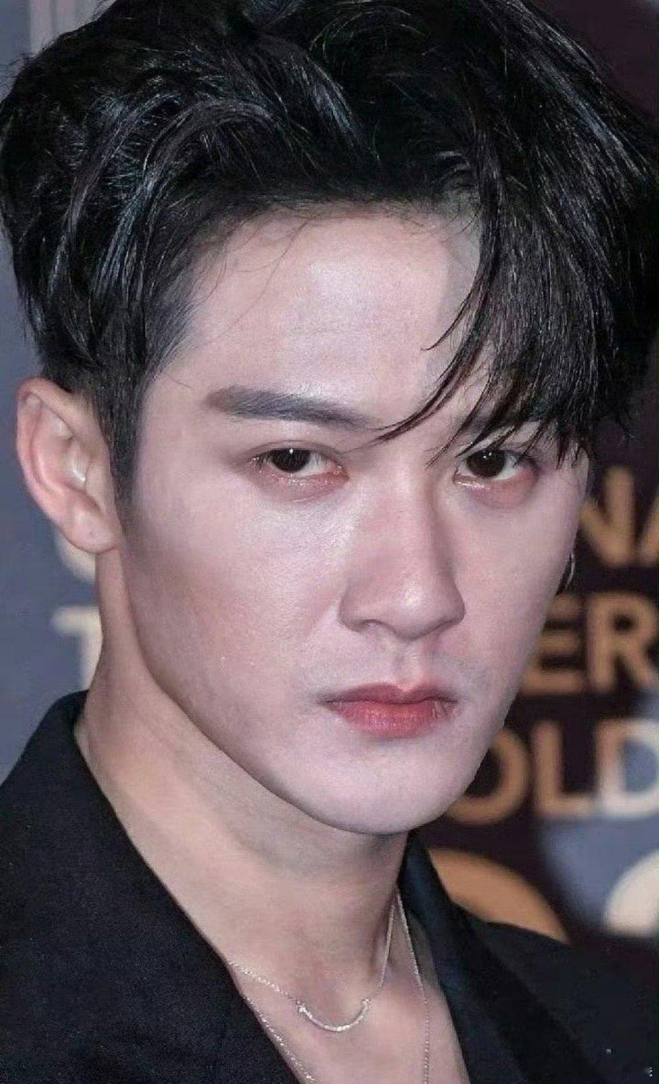 檀健次这脸是怎么好意思吹不老的[允悲][允悲] ​​​