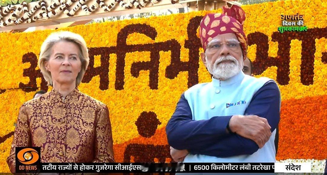 欧盟委员会主席乌尔苏拉·冯德莱恩在印度共和国日庆典上身着一件班纳西丝绸镶金的班格