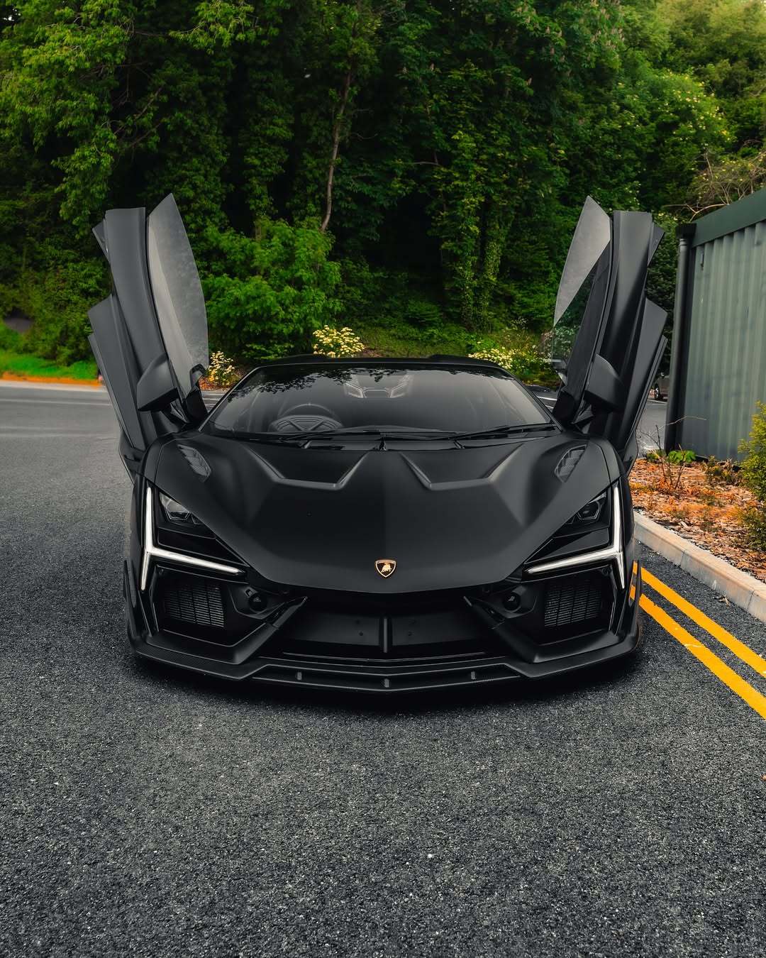 改车吧[超话] Lamborghini Revuelto ​​​