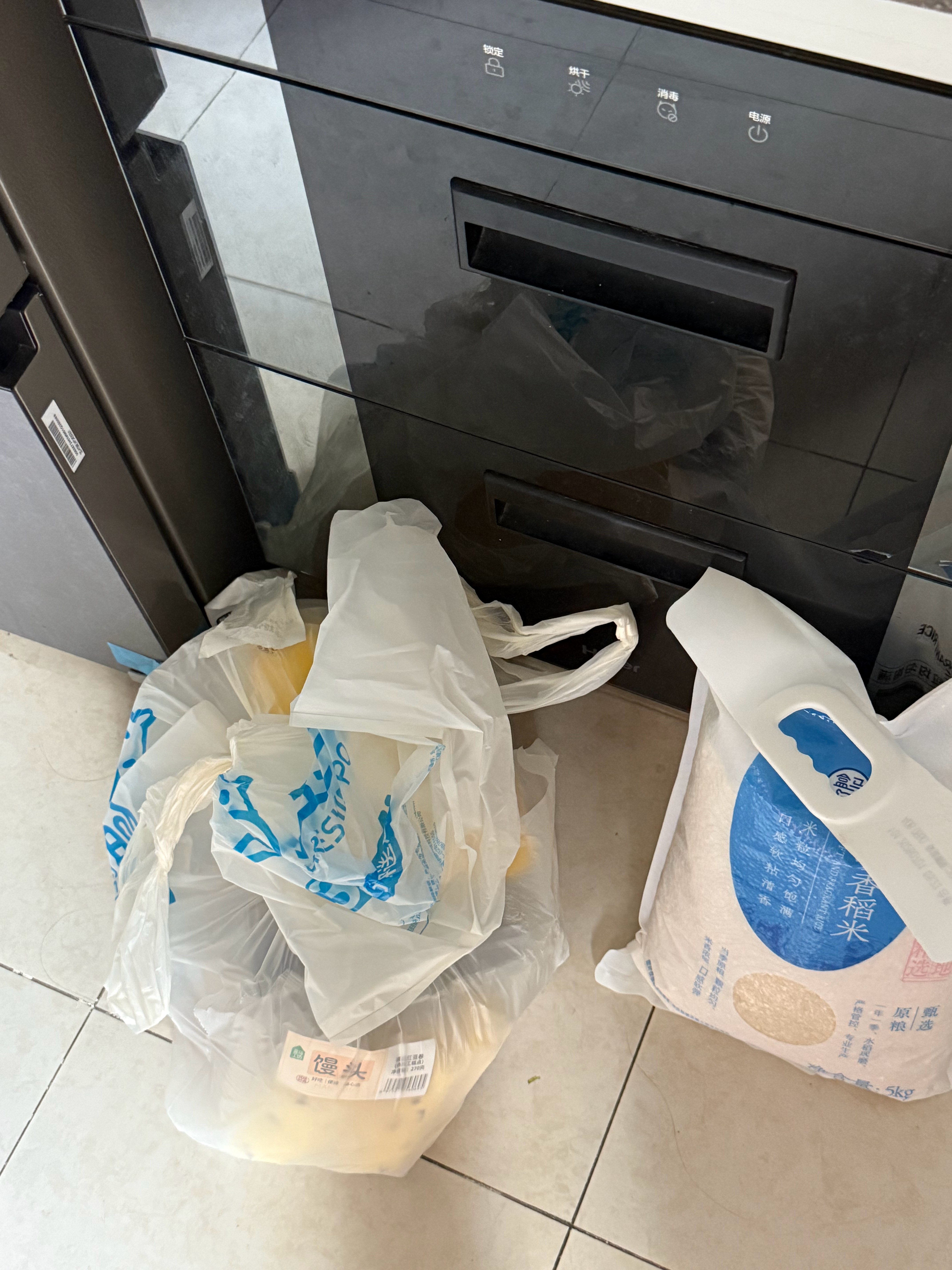 点盒马频繁到门口看一眼我就知道送错了小哥刚下楼就追回了表示非常抱歉感谢我给他省事