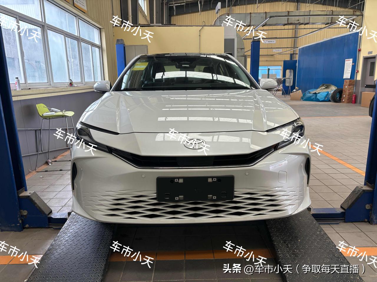 提车日记：2.5凯美瑞提车

今天给安徽的小伙伴提了一辆丰田凯美瑞，配置是202