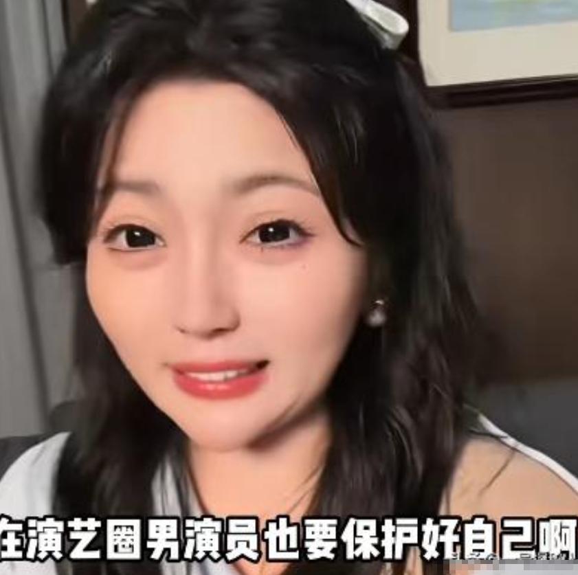 我一直有个判断：大众总把娱乐圈的潜规则当猎奇八卦看，其实是找错了重点，说白了，只