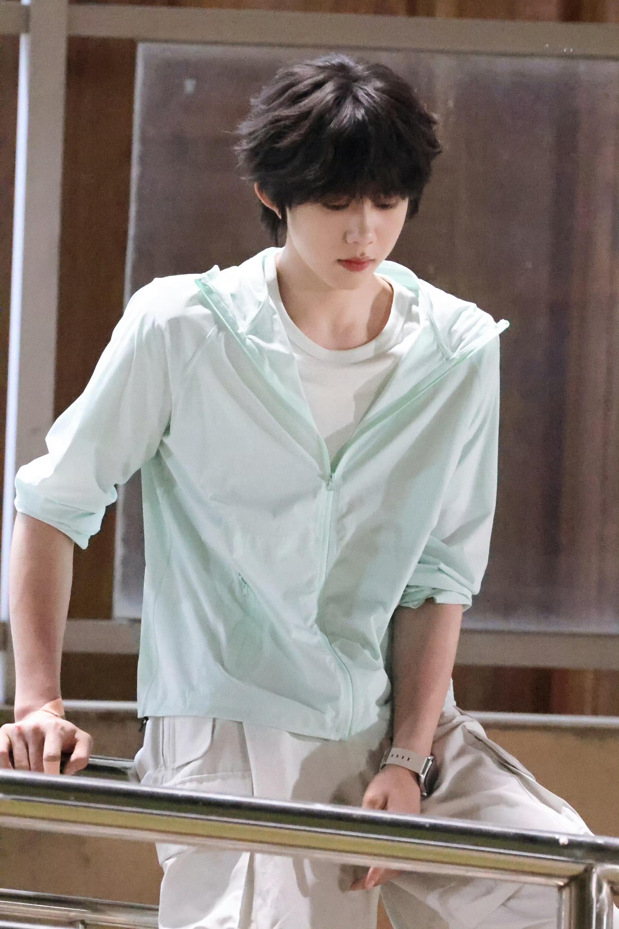 陈奕恒就是清清爽爽的夏日少年 所有人感受陈奕恒