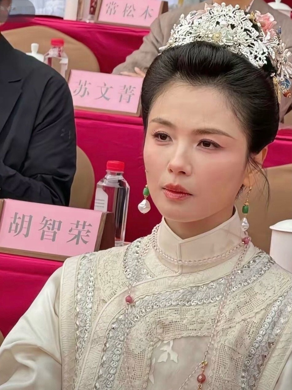 看了刘涛这面相才知道，演员想长红靠的是什么 