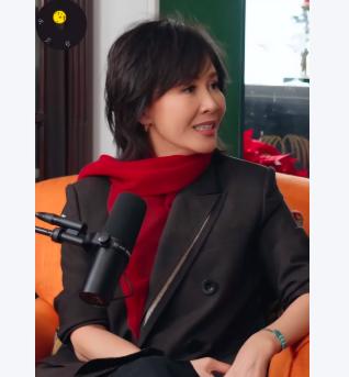 名媛的访谈，是访谈还是？
前不久的王石，段永平，田某君；
再上热搜的奶茶，刘嘉玲