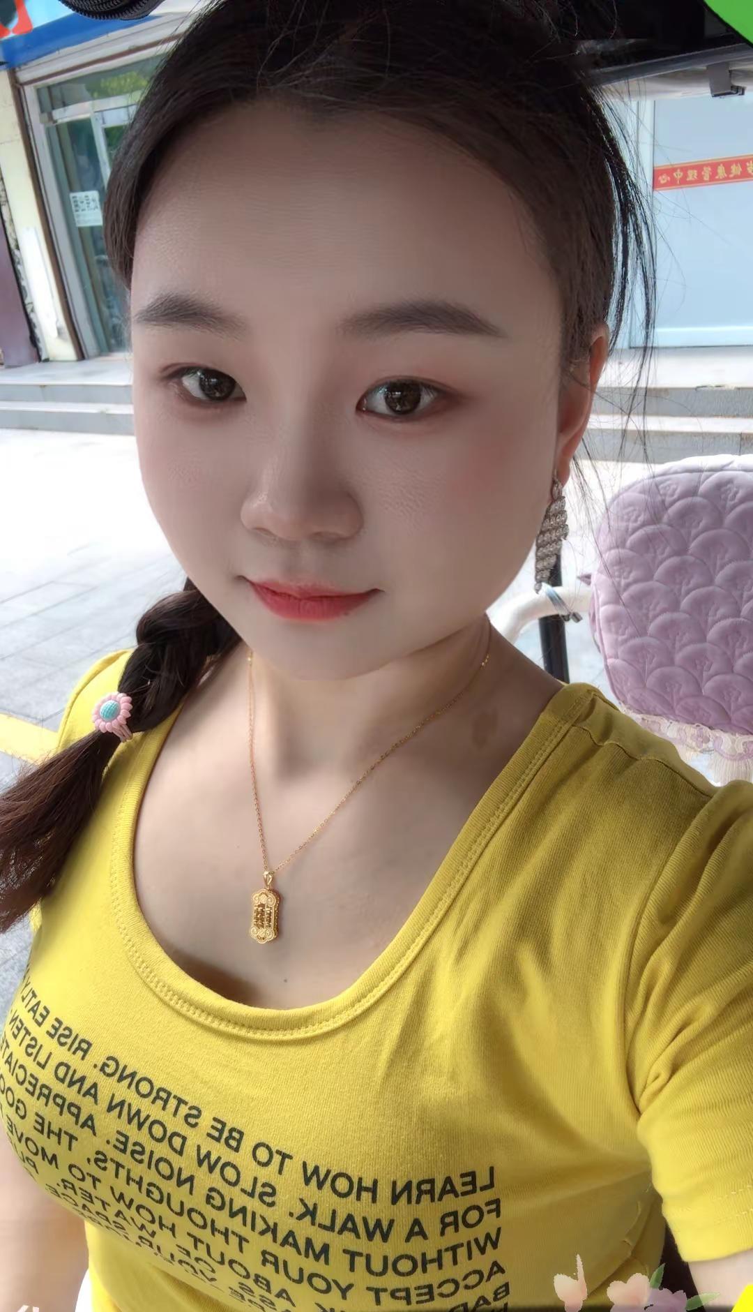 你还讨厌上物质女人了，你有物质吗，有女人能看上你吗？你还搁这唧唧歪歪刷存在感，笑