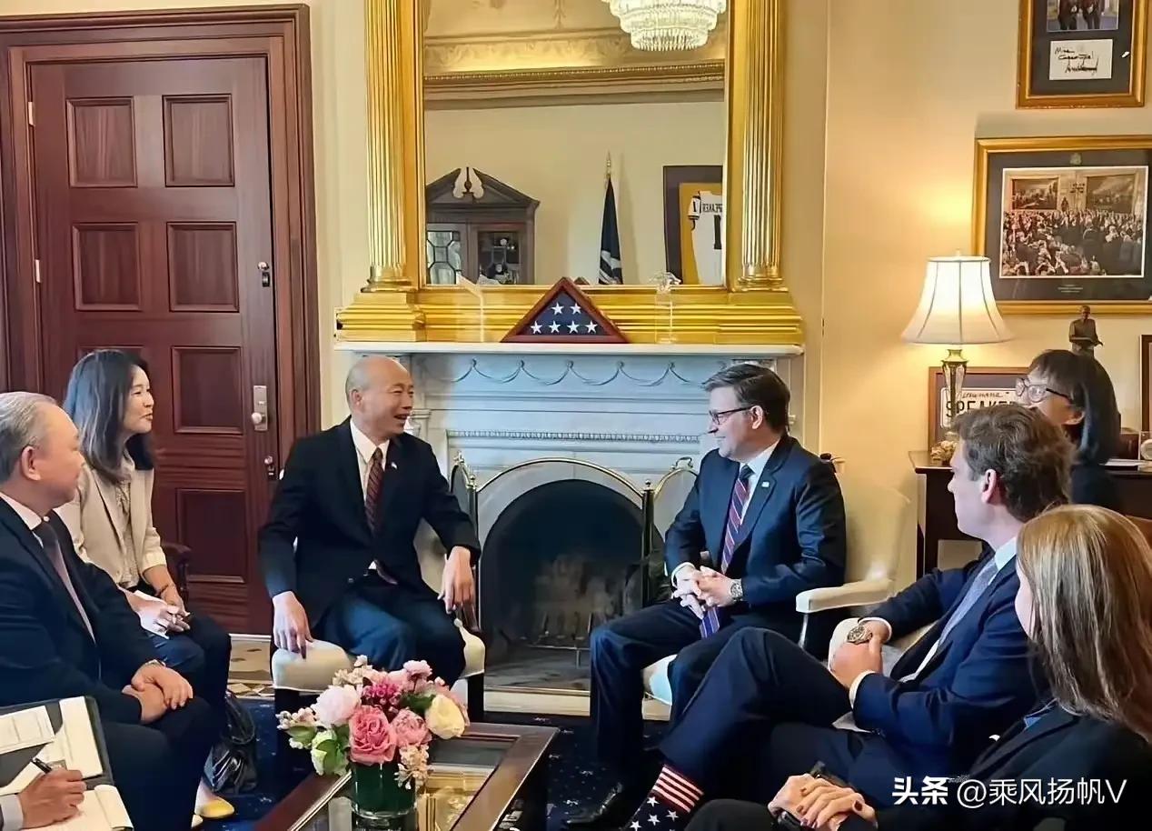 可笑至极！黄介正不无得意地在访谈中表示，“我听说与韩国瑜会面的某某（美国人）这次