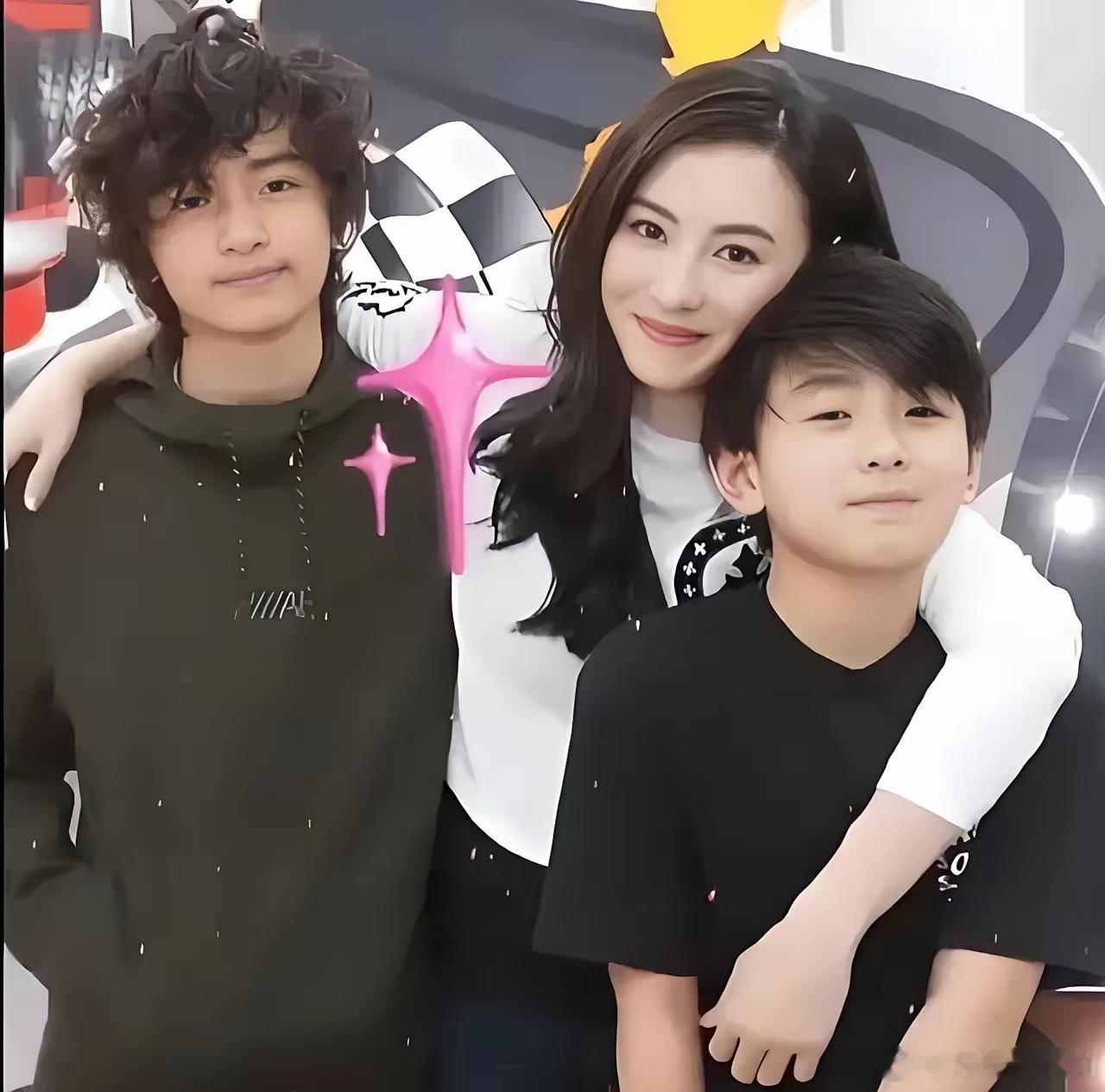 我最佩服的人就是张柏芝了不是因为她长得漂亮，也不是她演技好，而是因为她真的是一位
