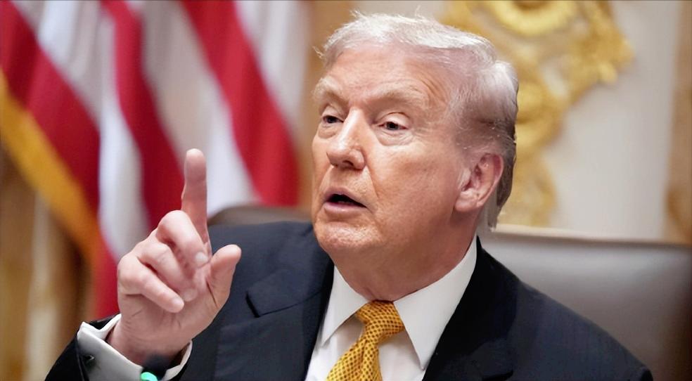 好家伙！特朗普直接对着记者吹牛皮说自己干了件天大的事，跟乌克兰签了个矿产协议，还