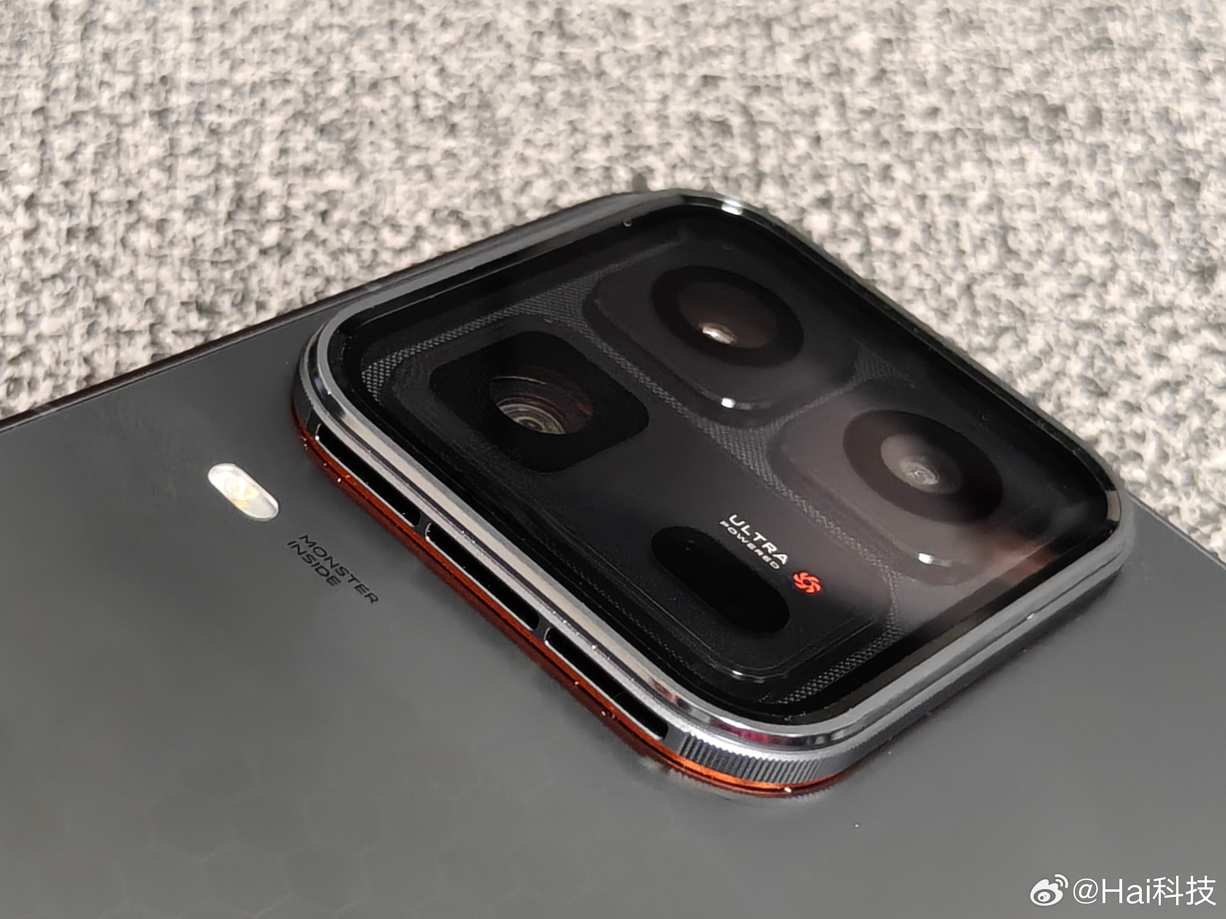 每当有主动散热风扇的旗舰手机发布，iQOO 15 Ultra都会走波销量，风扇设