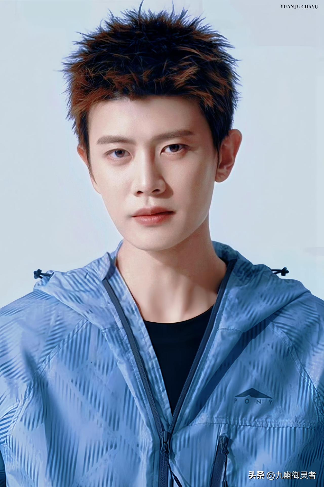 我刚刚刷到几张有意思的照片
分享出来给大嘉瞧瞧[呲牙][呲牙][呲牙]
任嘉伦，