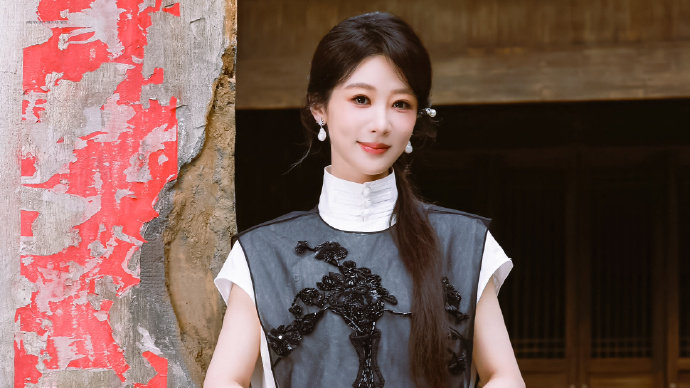 杨紫家业 杨紫李祯 我阔过山，涉过水，见过万物复苏，周而复始，如今，山是你，水是