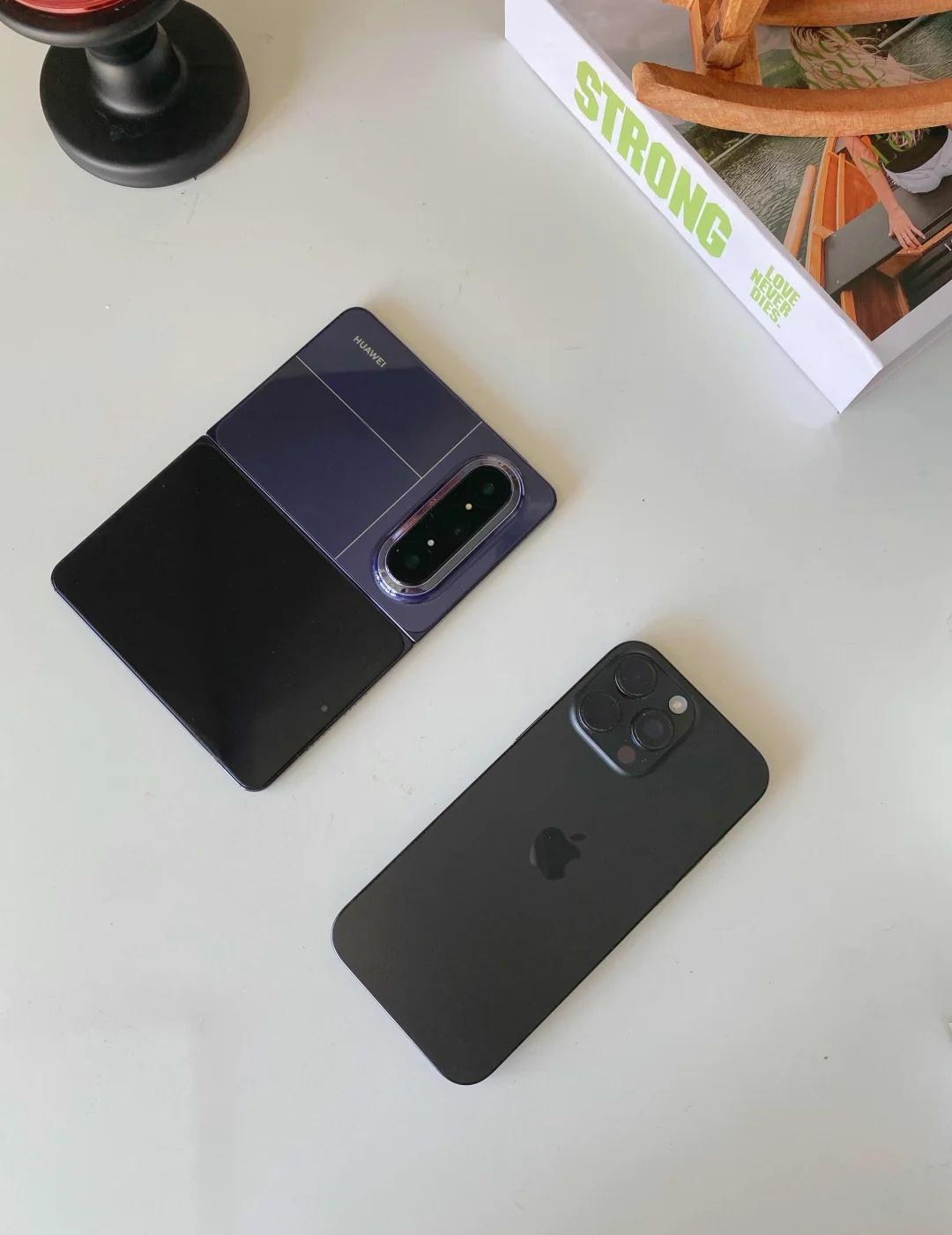 iOS和鸿蒙双持是种什么感觉？
就是一个字：爽！！！
现在我左手华为Pura X