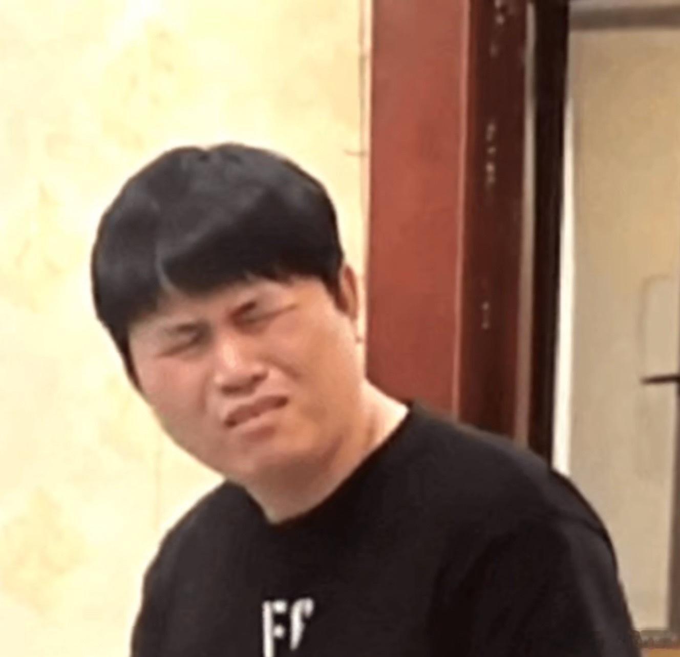 枫哥：电动车我开过一次，以前在披萨店做披萨的时候送过一次外卖，很早以前了，20年