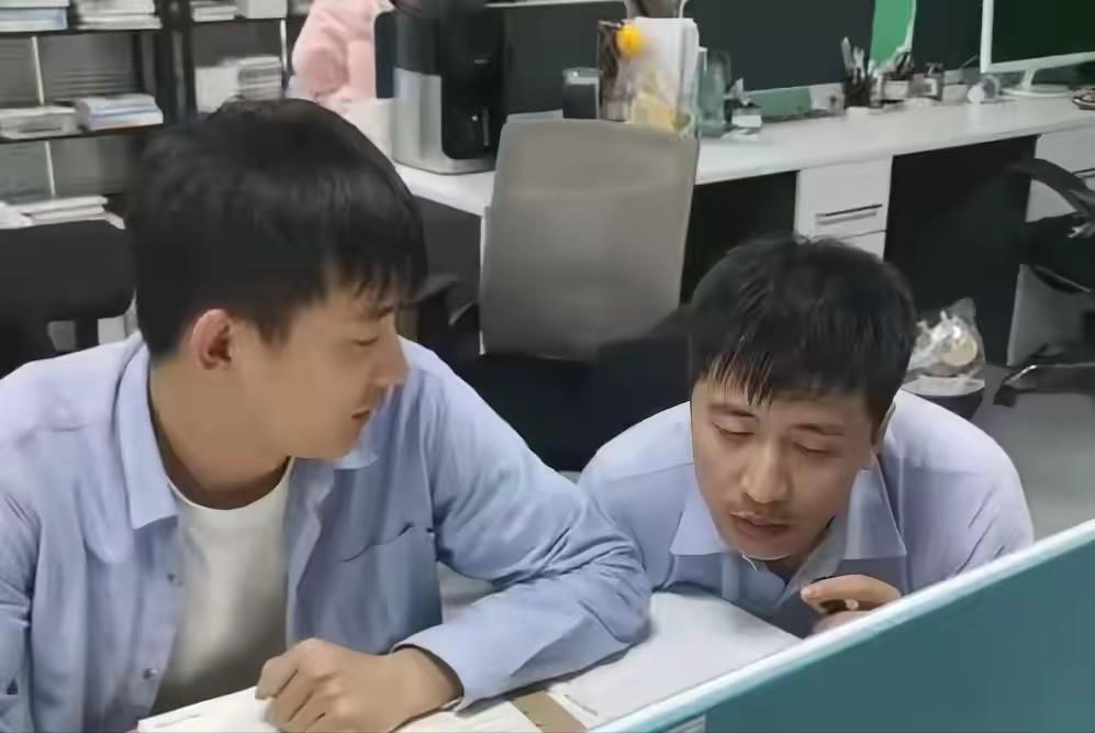 张雪峰去世头七 ，公司总经理发文承诺，亲口透露对张姩菡安排，更惹人泪目的是，武亮